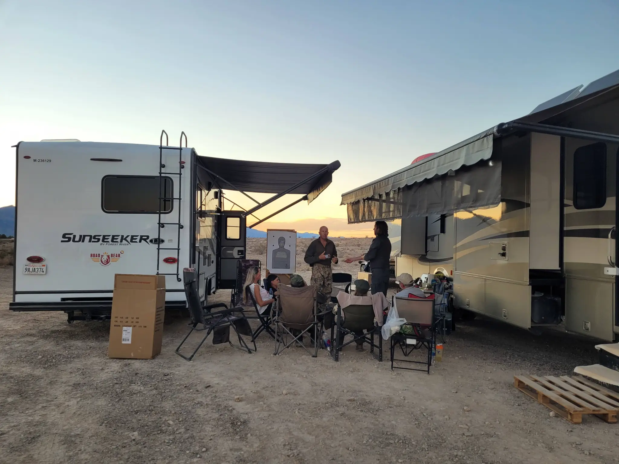 Escape & Evasion - Camp und Wüstenszene Nevada